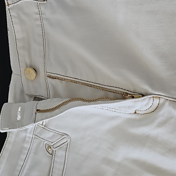 Escada white cotton blend jeans/gold details, size ?10 - Picture 7 of 16